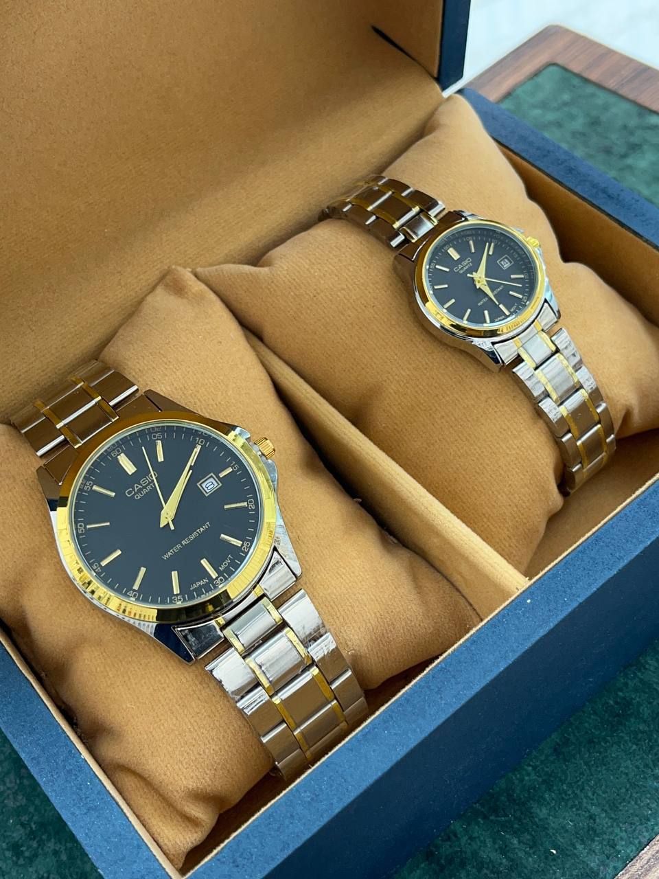 ست ساعت کاسیو دارای روز شمار و بند استیل بهترین گزینه برای هدیه به عشق