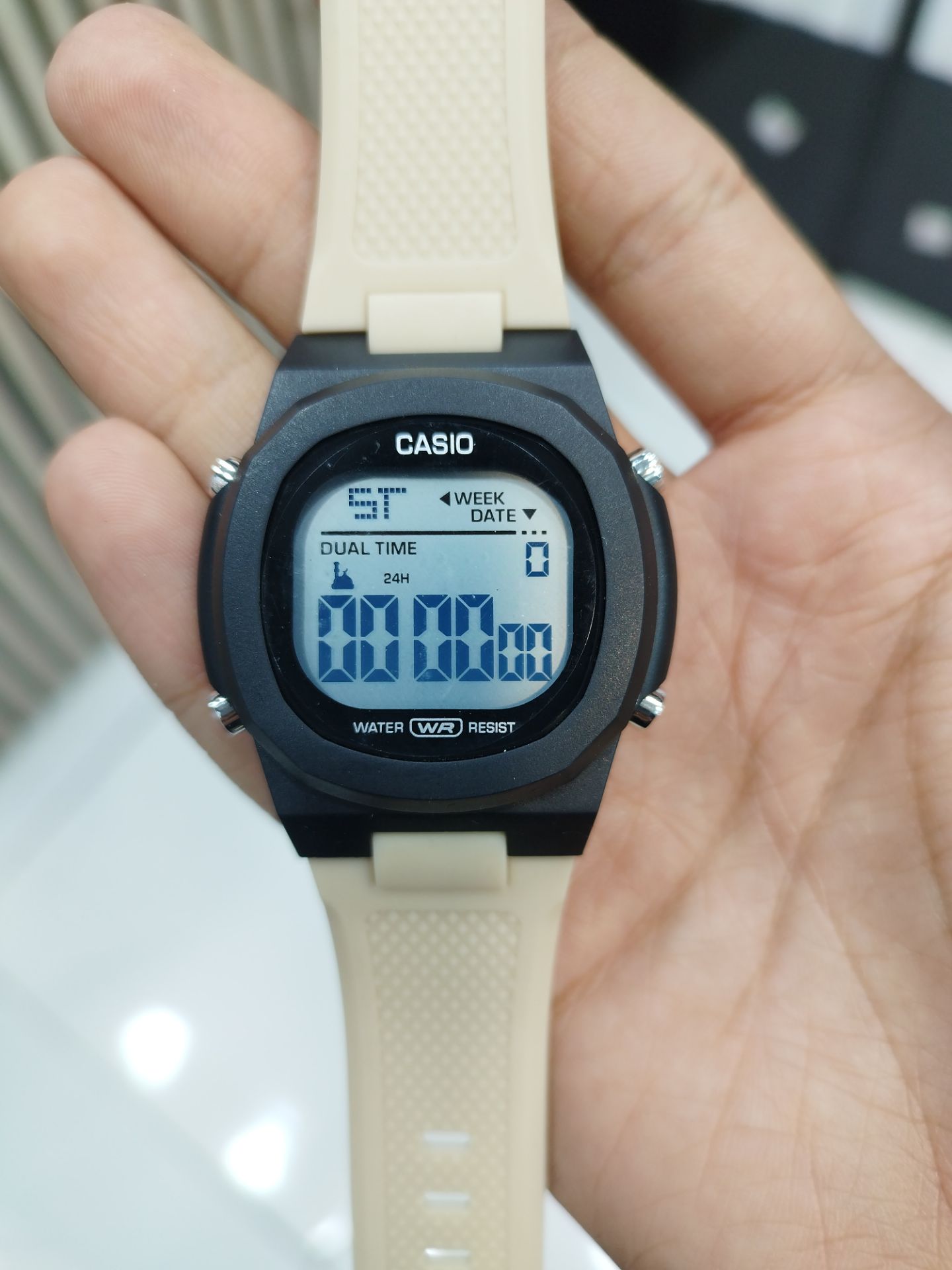 کد 2388 مردانه کامپیوتری برند کاسیو CASIO  باکیفیت  کامپیوتری بند پیو  طراحی خاص و زیبا قفل سگگی  دارای تاریخ