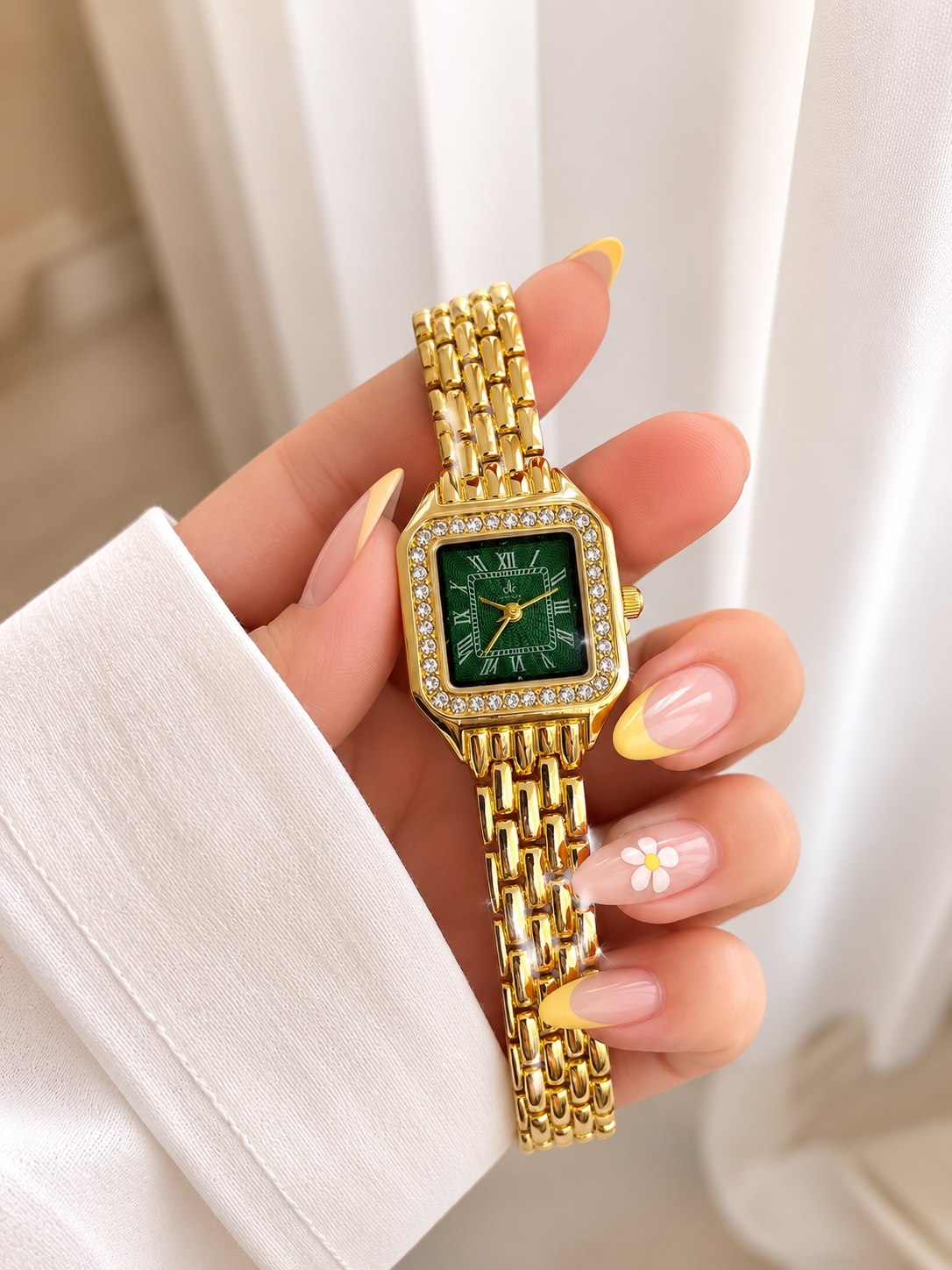 ☑️ DEEN KEEN  jewellery antique        ♤ استایل متفاوت با  ⚡️طرح یونانی برند شرکتی  شیشه سافایر  قفل دستبندی  موتورکوارتز  بند استیل رنگ ثابت