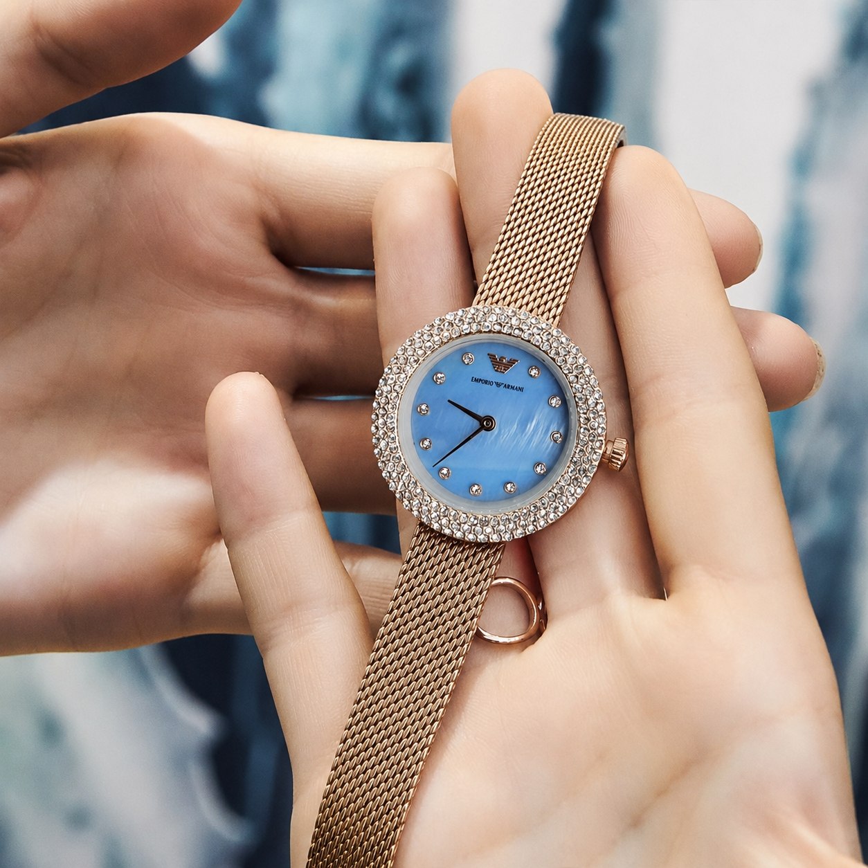 EMPORIO ARMANI   ♤new collection♤   🛍highe quality                       ⌚️ ساعت زنانه امپوریو آرمانی  قاب نگین کاری درخشان  قفل ریلی  طراحی ظریف  صفحه صدفی بند استیل حصیری موتور کوارتز  خاص وجذاب