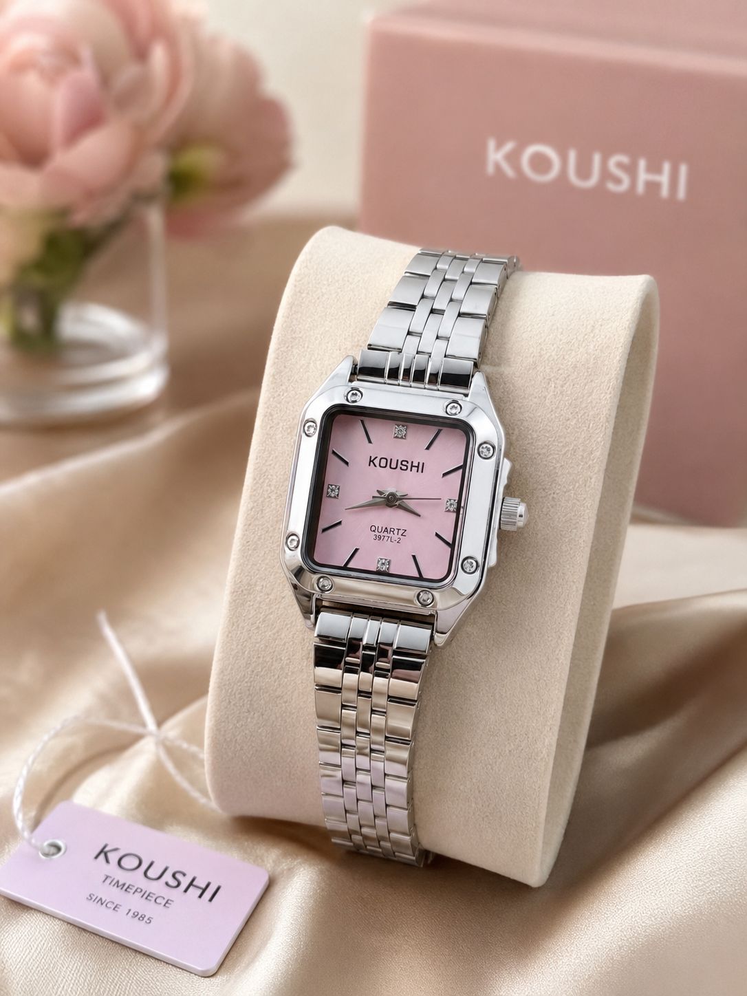 🌈ساعت مچی زنانه مینیمال  ✅برند: KOUSHI ✅نوع موتور: کوارتز (Quartz) ✅جنس بند: استیل ضد حساسیت ✅ضد اب در حد دست و صورت  ✅استایل: کلاسیک، مینیمال و مناسب استفاده روزمره و مجلسی ✅قفل بند: قفل تاشو استیل