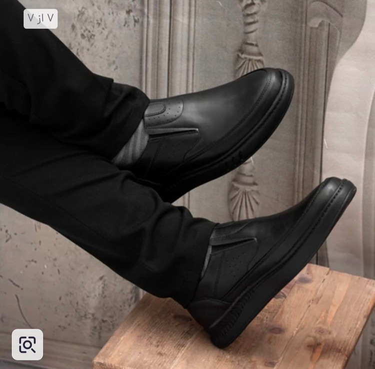 نام : کفش مردانه مدل loka🔥👟 ✅جنس رویه چرم صنعتی لکسوس ✅زیره از جنس پلیمر دور دوخت شده ✅️سایزبندی 40 تا 44